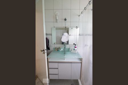 Casa à venda com 147m², 3 quartos e 3 vagasBanheiro do quarto 1