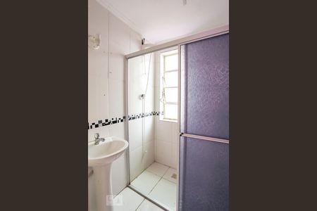 Banheiro de apartamento para alugar com 2 quartos, 58m² em Jardim Botânico, Porto Alegre