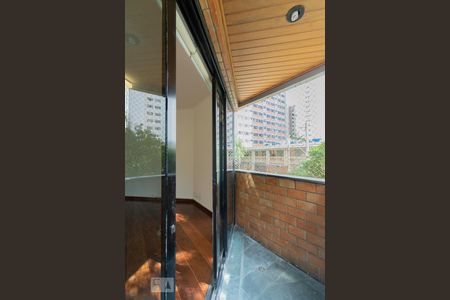 Varanda  de apartamento para alugar com 4 quartos, 170m² em Vila Uberabinha, São Paulo