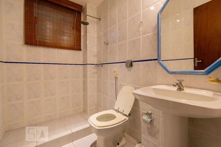 Casa de condomínio à venda com 250m², 4 quartos e 2 vagasBanheiro Social 