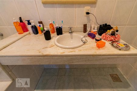 Casa de condomínio à venda com 250m², 4 quartos e 2 vagasBanheiro da Suíte 3