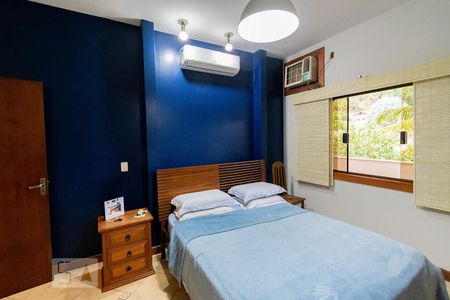 Casa de condomínio à venda com 250m², 4 quartos e 2 vagasSuíte 1