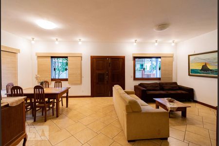 Sala de casa de condomínio à venda com 4 quartos, 250m² em Jacarepaguá, Rio de Janeiro