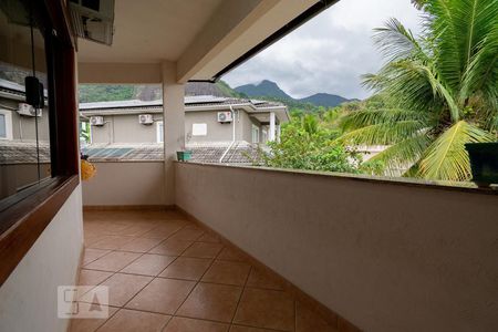 Casa de condomínio à venda com 250m², 4 quartos e 2 vagasVaranda da Suíte 1 e 2