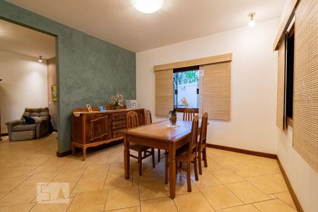 Sala de casa de condomínio à venda com 4 quartos, 250m² em Jacarepaguá, Rio de Janeiro