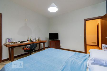 Casa de condomínio à venda com 250m², 4 quartos e 2 vagasSuíte 1