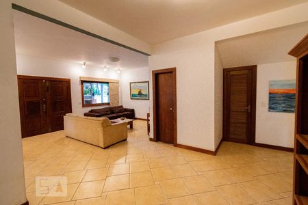 Sala de casa de condomínio à venda com 4 quartos, 250m² em Jacarepaguá, Rio de Janeiro