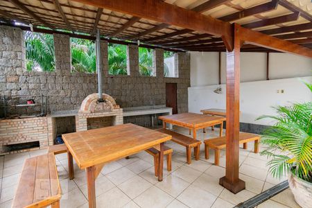 Casa de condomínio à venda com 250m², 4 quartos e 2 vagasÁrea externa - Churrasqueira