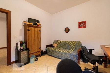 Casa de condomínio à venda com 250m², 4 quartos e 2 vagasQuarto 