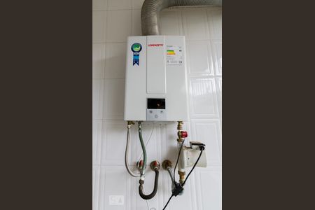 Casa de condomínio à venda com 250m², 4 quartos e 2 vagasÁrea de Serviço - Aquecedor