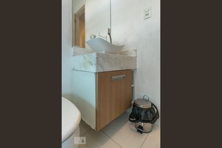 Apartamento para alugar com 92m², 2 quartos e 1 vagaBanheiro Social - Armário