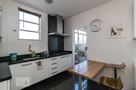 Apartamento para alugar com 92m², 2 quartos e 1 vagaCozinha