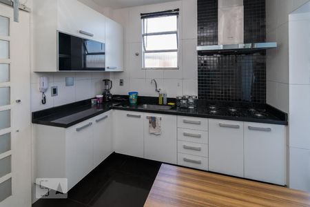 Apartamento para alugar com 92m², 2 quartos e 1 vagaCozinha