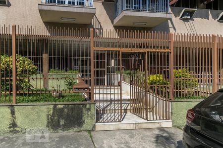 Apartamento para alugar com 92m², 2 quartos e 1 vagaFachada da portaria