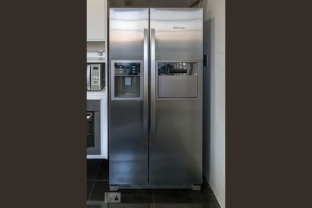 Apartamento para alugar com 92m², 2 quartos e 1 vagaCozinha - Geladeira