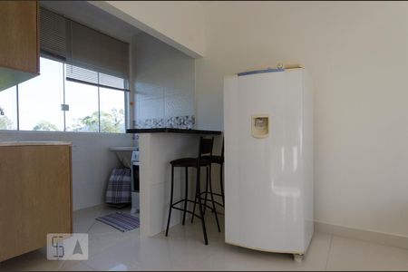 Cozinha de kitnet/studio para alugar com 1 quarto, 24m² em São João do Rio Vermelho, Florianópolis