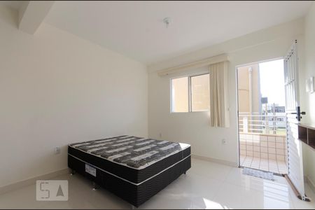 Sala/Quarto de kitnet/studio para alugar com 1 quarto, 24m² em São João do Rio Vermelho, Florianópolis