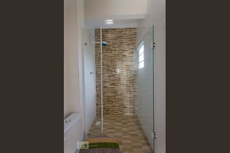 Banheiro de kitnet/studio para alugar com 1 quarto, 24m² em São João do Rio Vermelho, Florianópolis