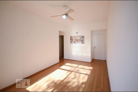 Sala de apartamento para alugar com 1 quarto, 51m² em Icaraí, Niterói