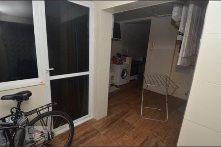 Apartamento à venda com 130m², 3 quartos e 1 vagaÁrea de Serviço