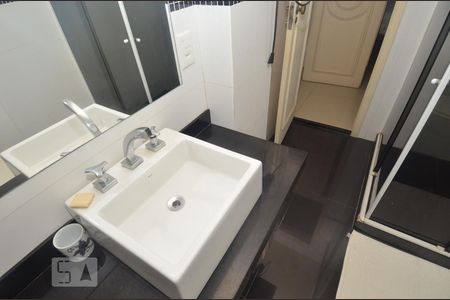 Apartamento à venda com 130m², 3 quartos e 1 vagaBanheiro