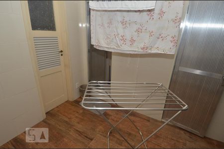 Apartamento à venda com 130m², 3 quartos e 1 vagaÁrea de Serviço