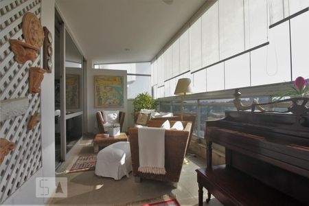 Varanda de apartamento à venda com 4 quartos, 418m² em Real Parque, São Paulo
