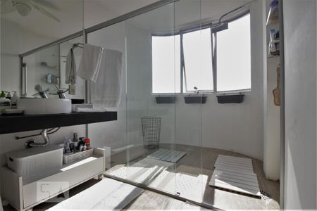 Apartamento à venda com 418m², 4 quartos e 3 vagasBanheiro da suíte 1