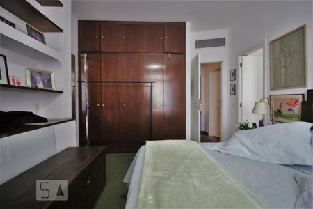 Apartamento à venda com 418m², 4 quartos e 3 vagasSuíte 2