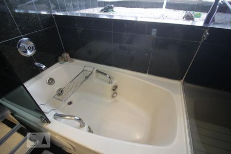 Apartamento à venda com 418m², 4 quartos e 3 vagasBanheira