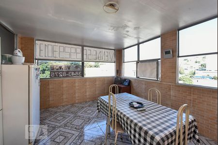 Casa à venda com 320m², 4 quartos e 2 vagasCozinha