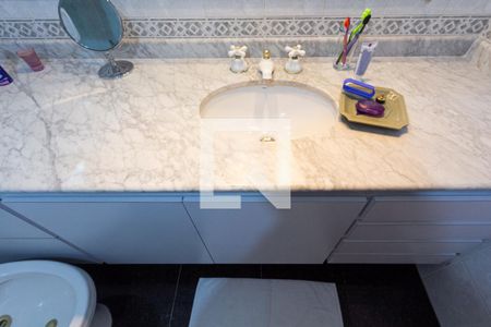 Apartamento à venda com 137m², 3 quartos e 1 vaga Apartamento à venda com 137m², 3 quartos e 1 vagaBanheiro da Suíte