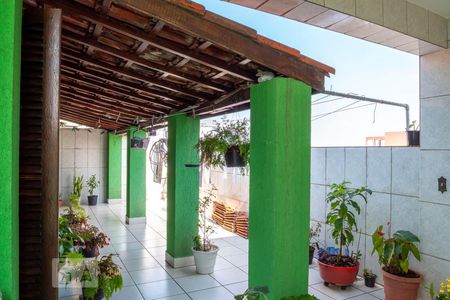 Casa à venda com 160m², 3 quartos e 1 vagaÁrea de Serviço