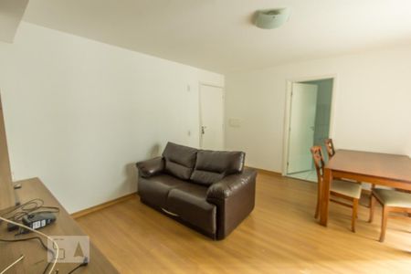 Sala de apartamento para alugar com 1 quarto, 45m² em Taquara, Rio de Janeiro