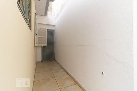 Casa para alugar com 80m², 2 quartos e sem vaga Casa para alugar com 80m², 2 quartos e sem vagaCorredor Lateral