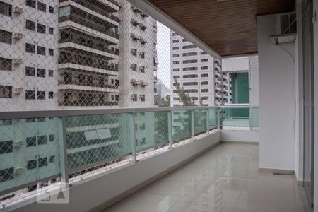 Varanda de apartamento para alugar com 3 quartos, 91m² em Barra da Tijuca, Rio de Janeiro
