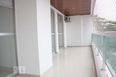 Varanda de apartamento para alugar com 3 quartos, 91m² em Barra da Tijuca, Rio de Janeiro