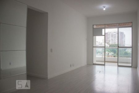 Sala de apartamento para alugar com 3 quartos, 91m² em Barra da Tijuca, Rio de Janeiro
