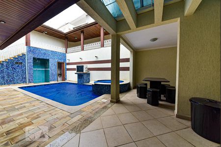 Casa à venda com 335m², 7 quartos e 7 vagas Casa à venda com 335m², 7 quartos e 7 vagasÁrea comum - Piscina