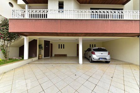 Casa à venda com 335m², 7 quartos e 7 vagas Casa à venda com 335m², 7 quartos e 7 vagasGaragem