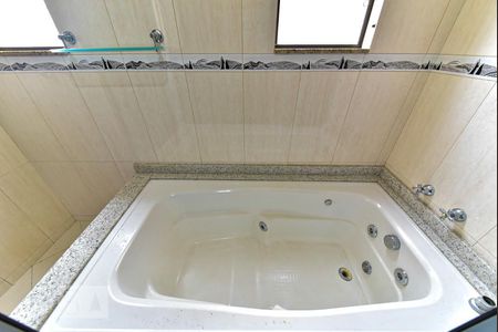 Casa à venda com 335m², 7 quartos e 7 vagas Casa à venda com 335m², 7 quartos e 7 vagasBanheiro da Suíte 3