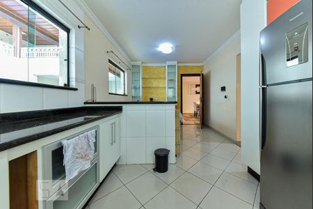 Casa à venda com 335m², 7 quartos e 7 vagas Casa à venda com 335m², 7 quartos e 7 vagasCozinha