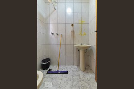 Casa à venda com 335m², 7 quartos e 7 vagas Casa à venda com 335m², 7 quartos e 7 vagasBanheiro de Serviço