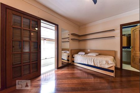 Casa à venda com 335m², 7 quartos e 7 vagas Casa à venda com 335m², 7 quartos e 7 vagasSuíte 4