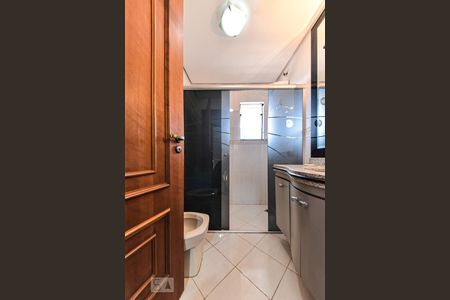 Casa à venda com 335m², 7 quartos e 7 vagas Casa à venda com 335m², 7 quartos e 7 vagasBanheiro da Suíte 2