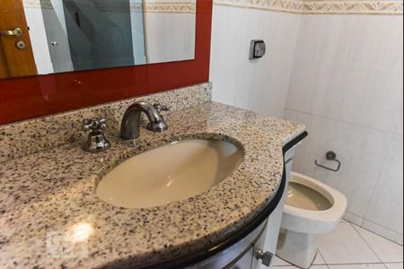 Casa à venda com 335m², 7 quartos e 7 vagas Casa à venda com 335m², 7 quartos e 7 vagasBanheiro da Suíte 1