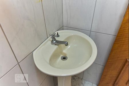 Casa à venda com 335m², 7 quartos e 7 vagas Casa à venda com 335m², 7 quartos e 7 vagasBanheiro de Serviço