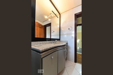 Casa à venda com 335m², 7 quartos e 7 vagas Casa à venda com 335m², 7 quartos e 7 vagasBanheiro da Suíte 2