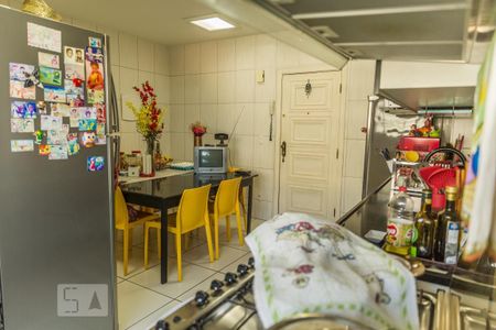 Apartamento à venda com 117m², 3 quartos e 2 vagasCozinha