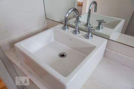 Apartamento à venda com 90m², 2 quartos e 2 vagasBanheiro Suite